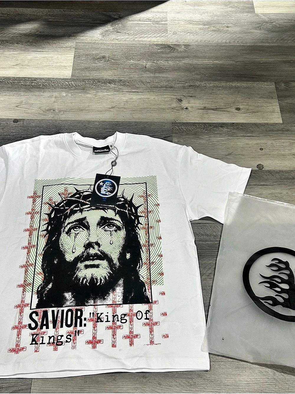 Men's Graphic Short Sleeve Tee in White NWT